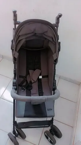 Carinho de bebê mas bebê conforto 
