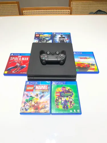 Playstation 4 usado + 1 controle + fios + 6 jogos de CD