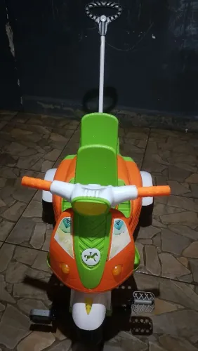 Motoca dupla suporta até 50 kilos
