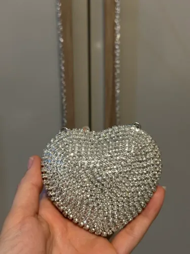 Bolsa coração pequena strass