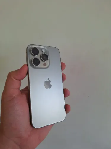 Apple iPhone 15 Pro (256 GB) - Titânio Natural