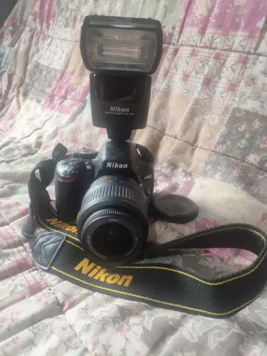 Camera Nikon + 2 lentes + kit