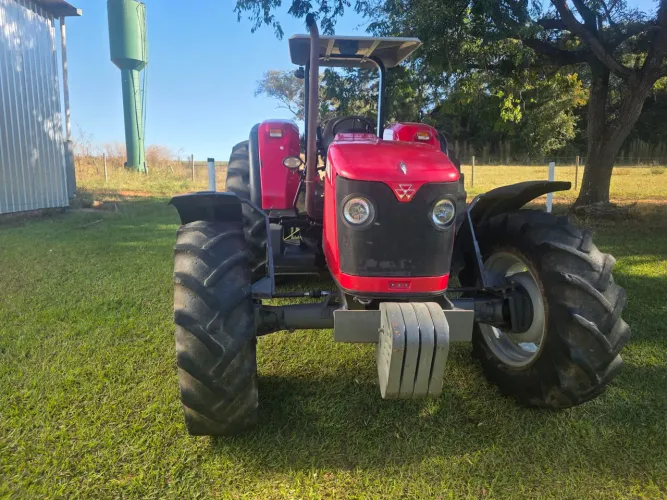 Vendo ótimo trator 