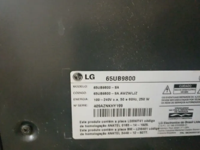 Vende_se televisão com defeito modelo 65UB9800