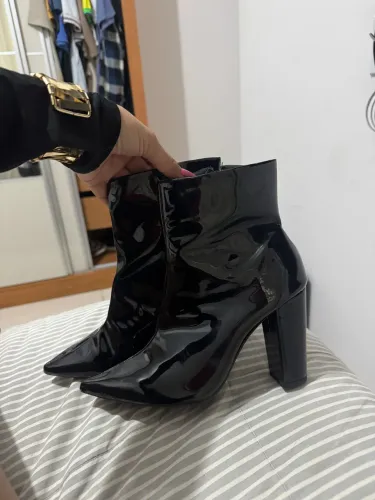 Bota 37
