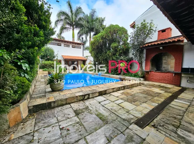 Poucos metros do parque, uso misto - comercial ou residencial , com piscina, lareira, jard
