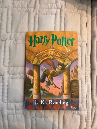 Harry Potter e a pedra filosofal - J.K. Rowling