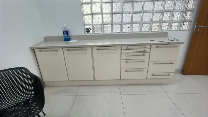 Armário Planejado para Clínica/Odontologia em Excelente Estado