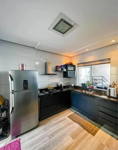 Vendo casa em glória (entrada 25 mil)