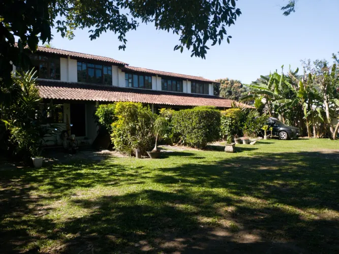 Quarto e sala.