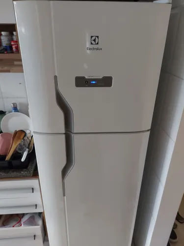 Geladeira frosfree Electrolux