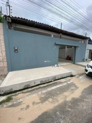 CASA RESIDENCIAL NO BAIRRO MEMORARE, COM 04 VAGAS COBERTA.