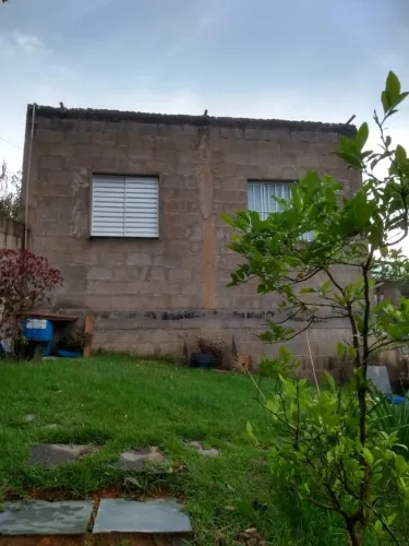 VENDO CASA EM ARAÇARIGUAMA 
