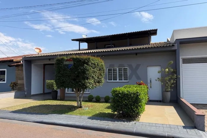 Casa térrea com 3 quartos no Country - Porteira Fechada