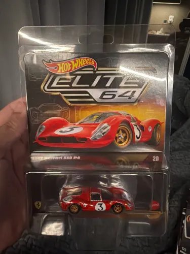 Ferrari hot wheels elite 64 330 P4