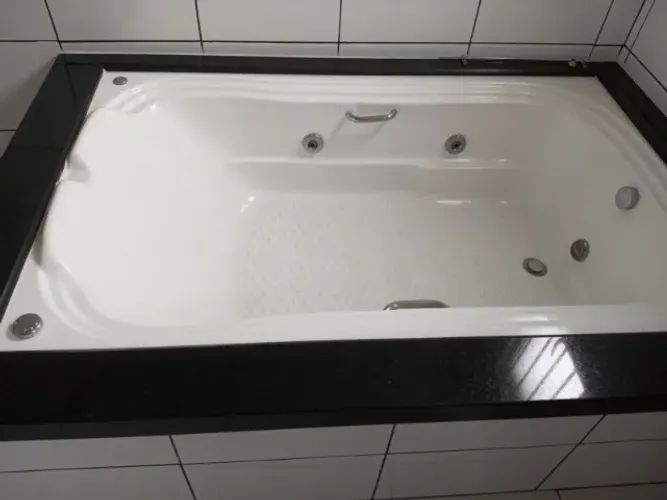 Banheira de Hidromassagem Dupla - Excelente Estado - R$ 1.700