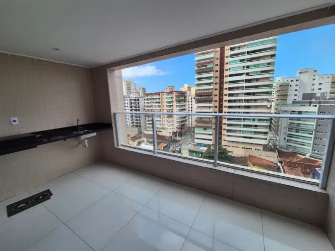 Apartamento de 2 dormitórios com suíte, varanda gourmet e 2 vagas na Vila Guilhermina, a 4