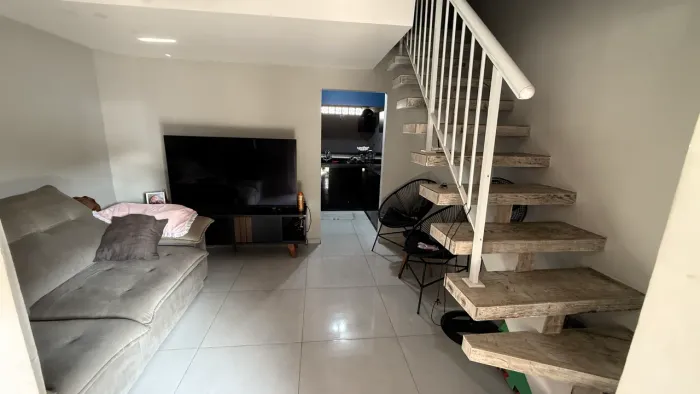 VENDO CASA EM CONDOMÍNIO FECHADO ÓTIMA OPORTUNIDADE