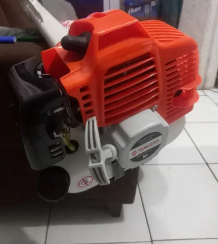 Roçadeira YAMASAKI a gasolina 52cc