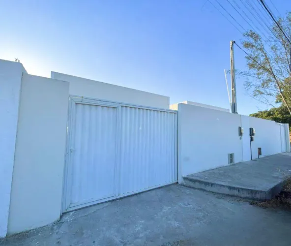 Casa para Venda em Araruama, Itatiquara, 3 dormitórios, 1 suíte, 2 banheiros, 2 vagas