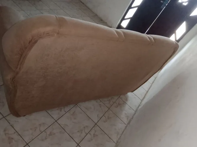 Vendo sofá 2 e 3 lugares /OBS:Valor bem acessível pelo defeito 