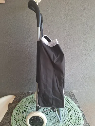 Carrinho de compras novo.