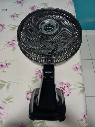 Ventilador de Parede Smart com 15 pás e controle remoto