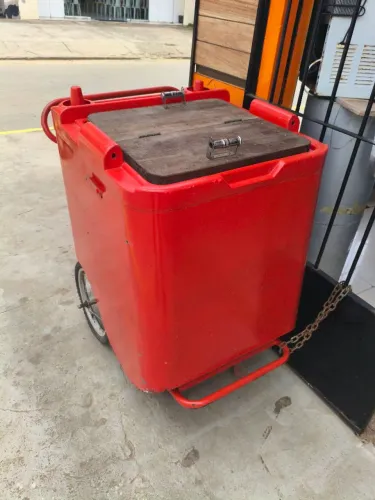 Vendo carrinho pra vender água de côco 