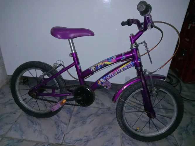 Vendo essa bicicleta ? infantil 