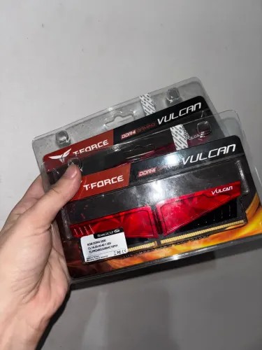 Kit Memória RAM T-Force Vulcan DDR4 16GB (2x8GB) 3200MHz CL16