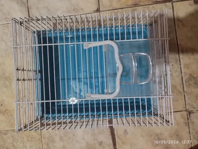 Gaiola para hamster usada pequena 
