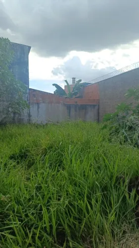 Terreno de esquina 20x10 com barracão de 100m² a finalizar