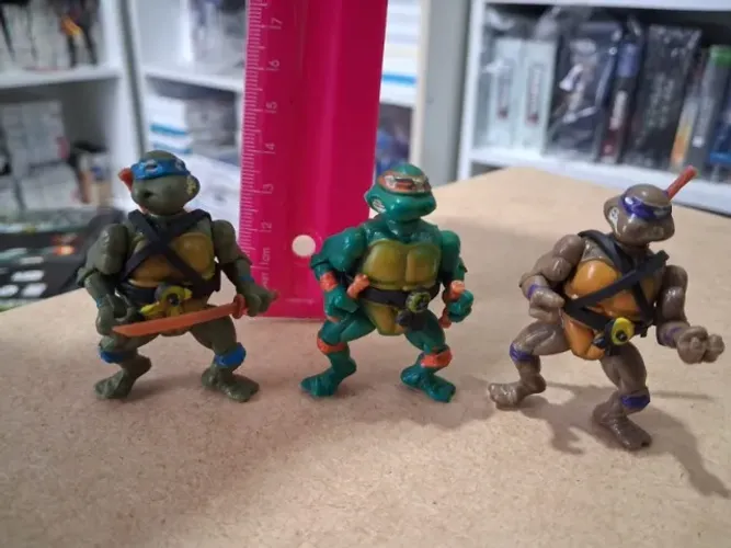 Mini Tartarugas Ninjas 3 Bonecos Antigos Sem Marca 5cm Anos 90 (Usado)