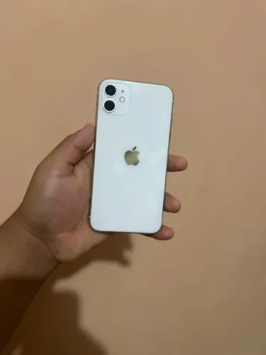 Celular iPhone 11