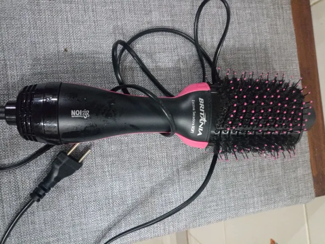 Escova secadora Britânia com defeito 127v