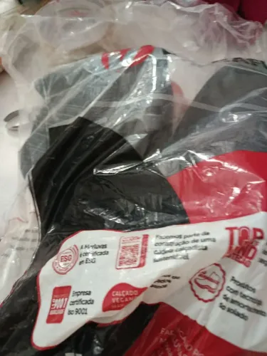 Bota VULCAFLEX NUNCA USADA Tam: 40/41