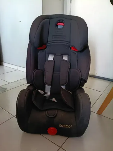 Cadeirinha de carro Cosco 9 a 36 kg - excelente estado
