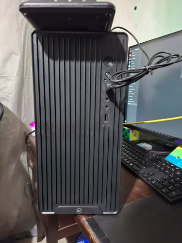 PC Completo i3 8100 + SSD 256GB + 8GB RAM + Teclado, Mouse e Ubuntu