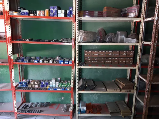 Loja de lâmpadas e lanterna 