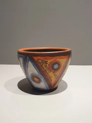 Vaso assinado por Mário de Santinha