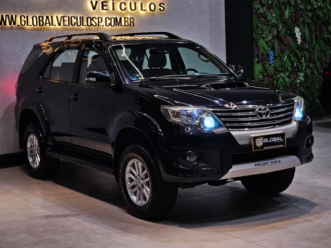 Toyota Hilux SW4 SRV D4-d 4X4 3.0 TDI Dies. AUT 2012