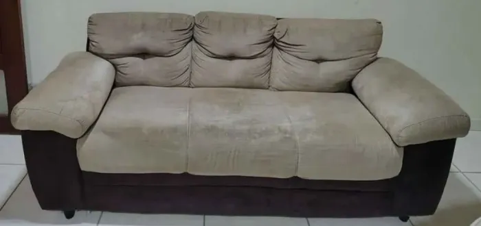 Sofá de três lugares com manta (TUDO INFORMADO NA DESCRIÇÃO)