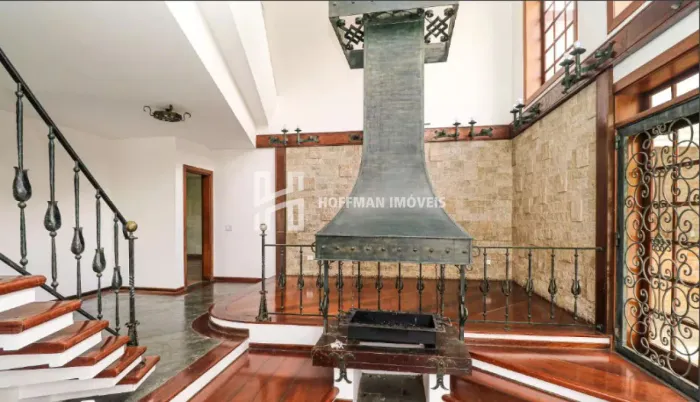 Sobrado com 3 dormitórios 1 Suíte, lareira e Piscina no Jardim São Caetano!