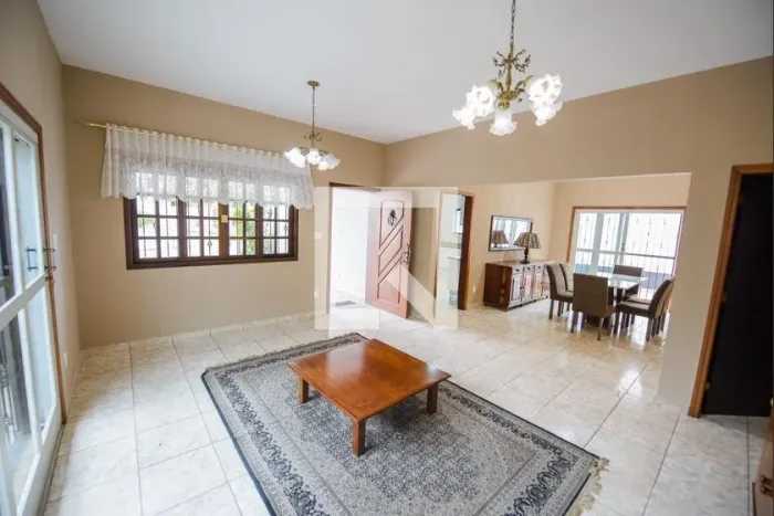 Casa à Venda - Bom Retiro, 3 Quartos, 365 m2