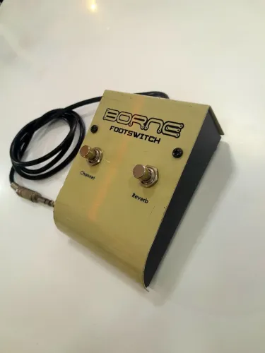 Pedal borne footswitch 