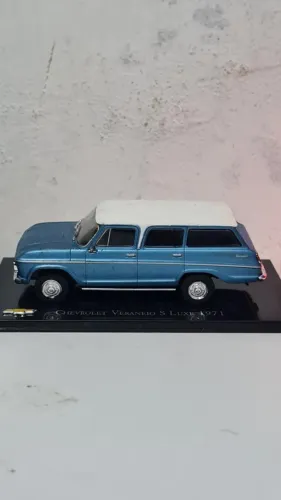 Carrinho miniatura em Metal - Chevrolet Veraneio 1971