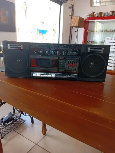 Rádio Toshiba Bombeat sx28 dos anos 80