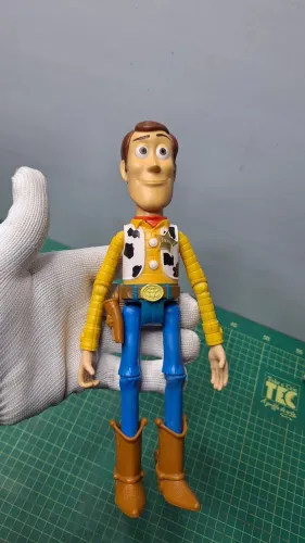 Boneco Woody toy story articulado Disney 2017