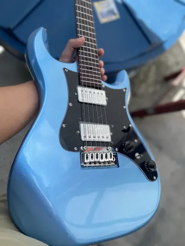 Guitarra seven modelo PRS
