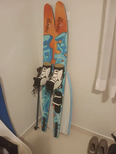 PAR SKI AQUATICO NAVIS ( 1 SLALOW)